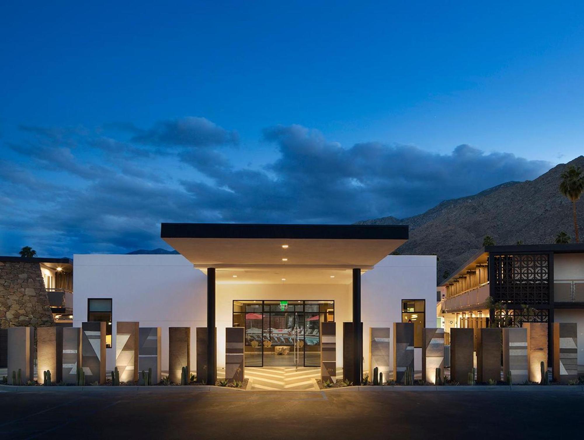 V Palm Springs Hotel Exterior photo