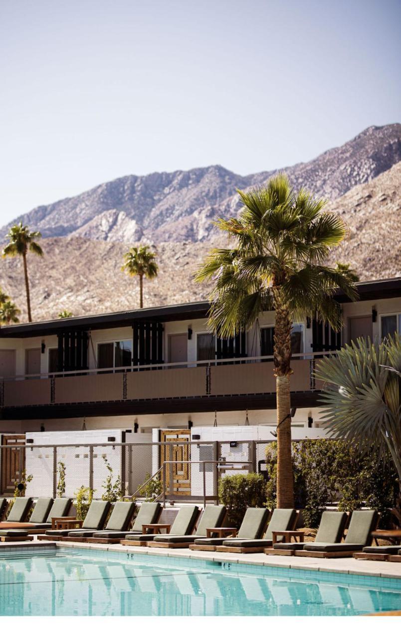 V Palm Springs Hotel Exterior photo
