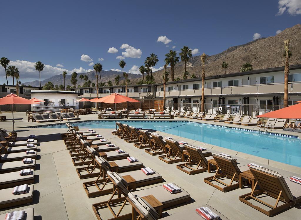 V Palm Springs Hotel Exterior photo